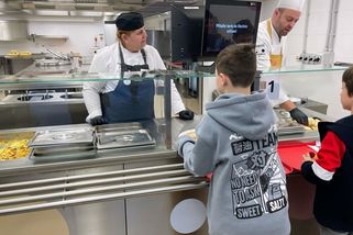 Škola, kde se vaří po novu. „Voda je v pohodě. Nechceme být tlustý.“ - Seznam Zprávy